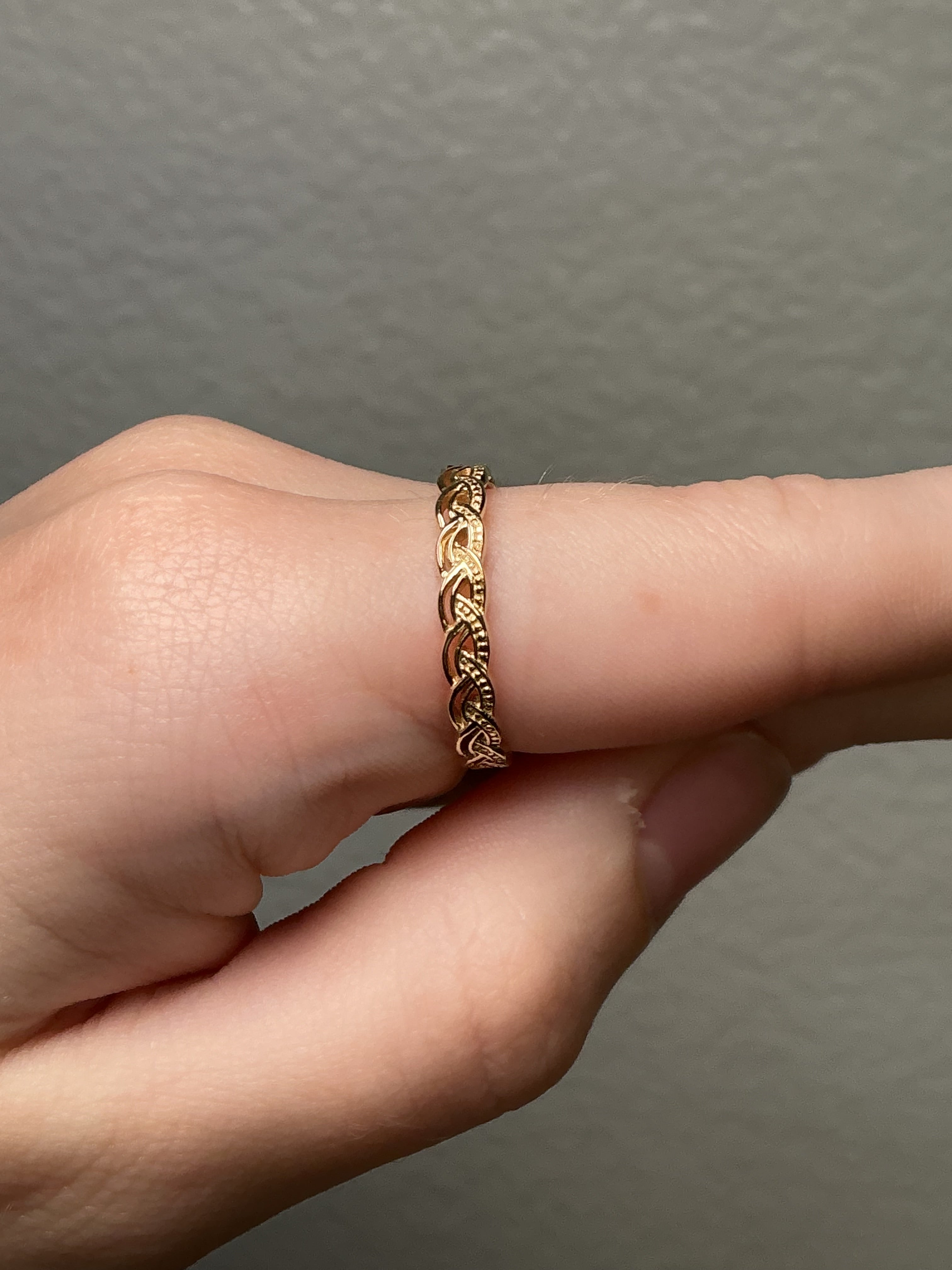 Celtic Interwoven Gold Band Ring