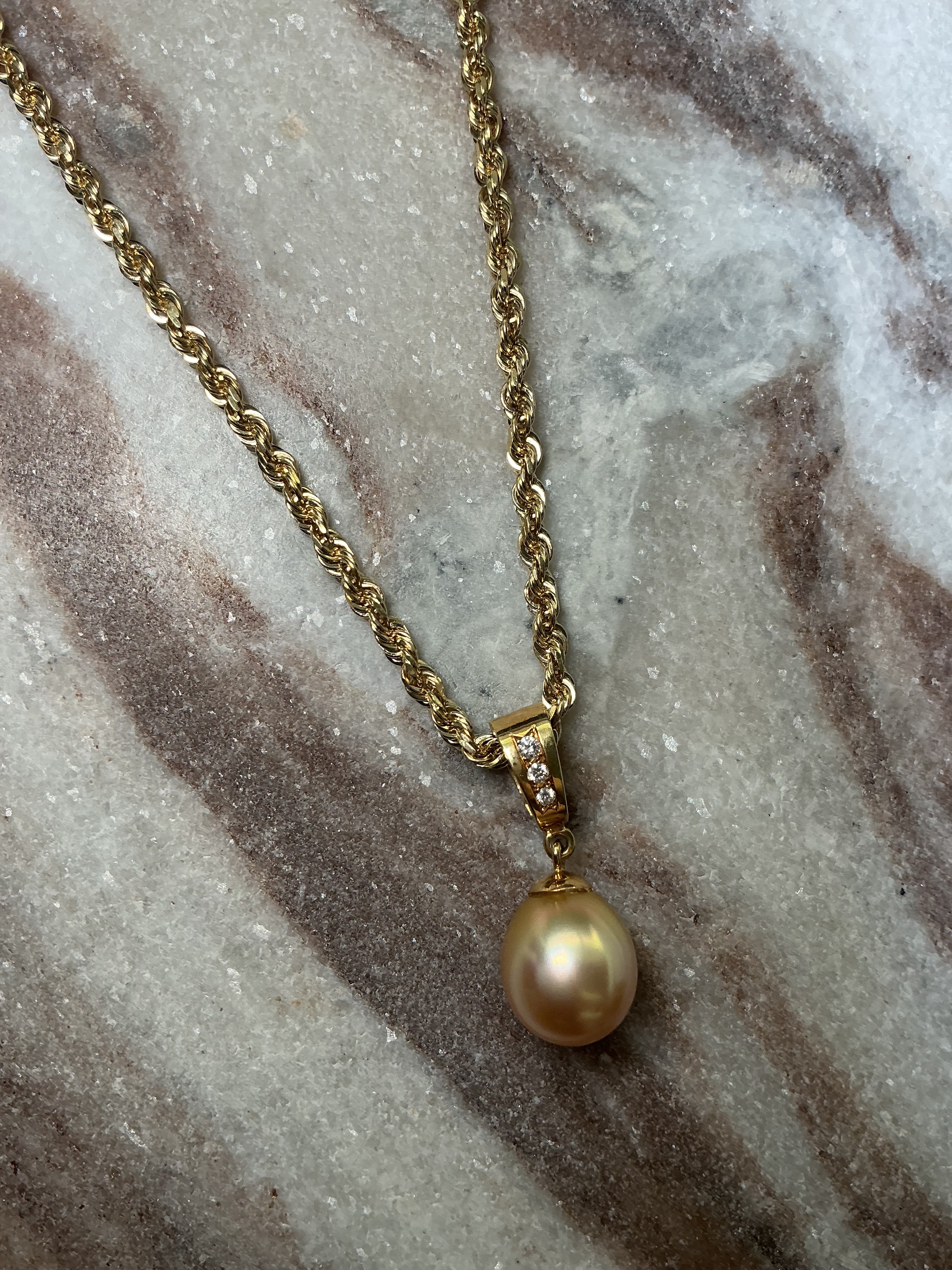 18K Gold Pearl & Diamond Pendant
