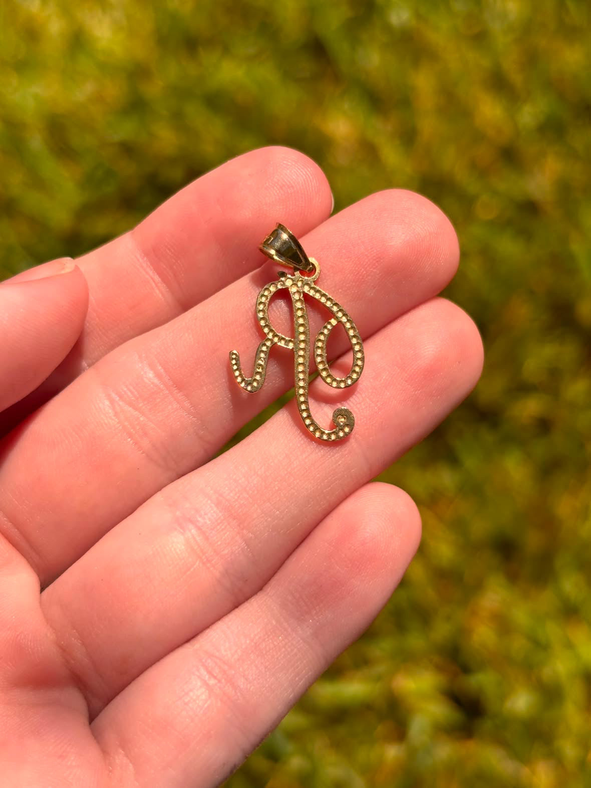 Vintage Script “R” Initial Charm